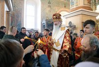 Кировчанам раздадут Благодатный огонь в Успенском соборе Трифонова монастыря