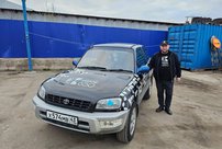 Вячеслав Симаков украсил свою «Тойоту» логотипом 650-летия Кирова